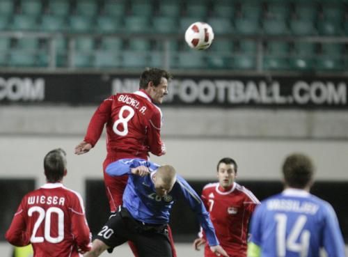 2010-11-17t175540z_01_tal02_rtridsp_3_soccer-friendly_reuters