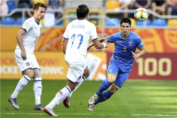 بيليجريني مع منتخب إيطاليا للشباب