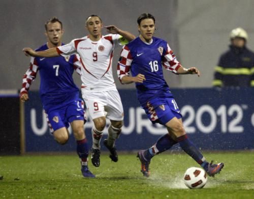 2010-11-17t172546z_01_nso07_rtridsp_3_soccer-euro_reuters