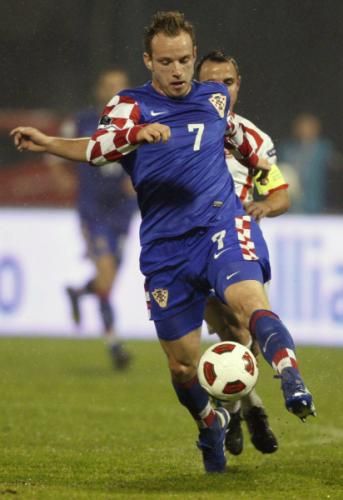 2010-11-17t165858z_01_nso02_rtridsp_3_soccer-euro_reuters
