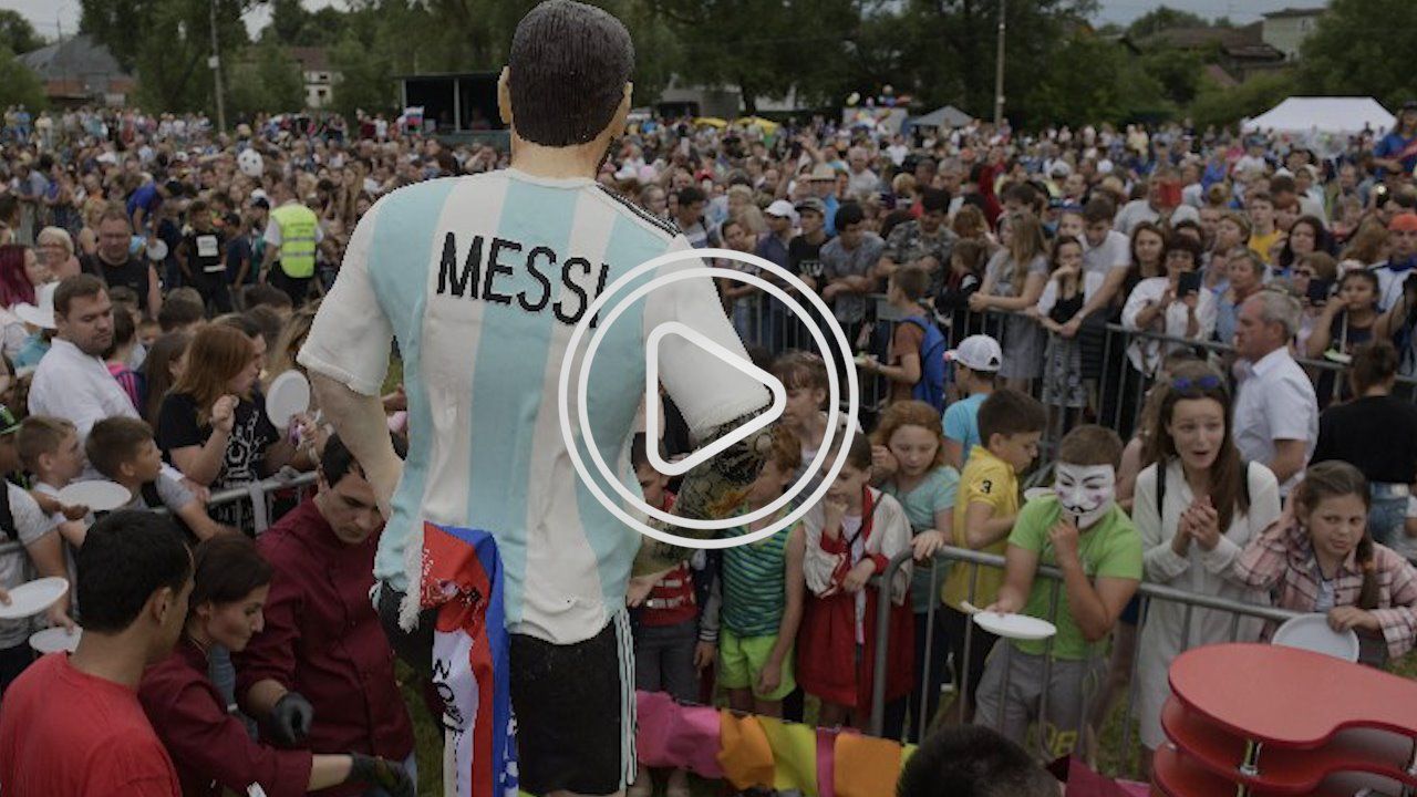 تمثال لميسي