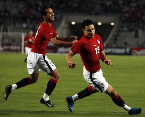 2010-11-17t194838z_01_cai512_rtridsp_3_soccer-friendly_reuters