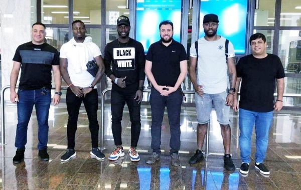 من وصول اللاعبين لمطار البصرة