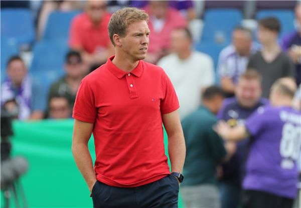 جوليان ناجلسمان