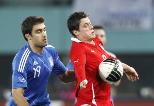 2010-11-17t201749z_01_zol51_rtridsp_3_soccer-friendly_reuters