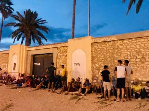 جماهير الصفاقسي في انتظار التذاكر