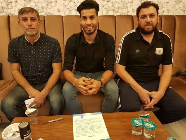 بعد توقيع العقود