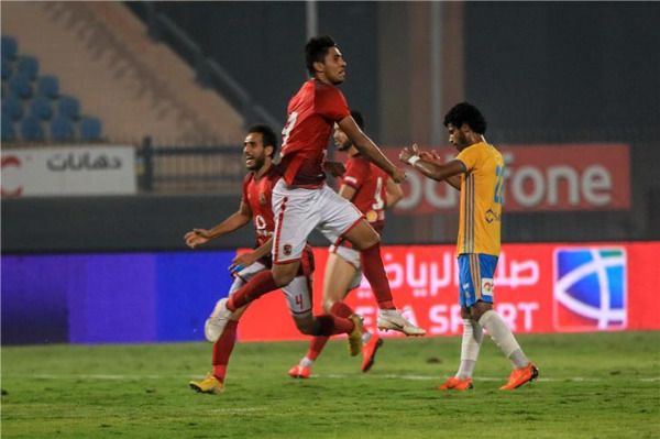 لاعبو الأهلي