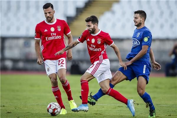 من مباراة بنفيكا وبيلينينسيش