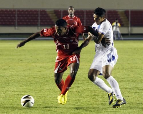 2010-11-18t032752z_01_pan03_rtridsp_3_soccer-friendly_reuters