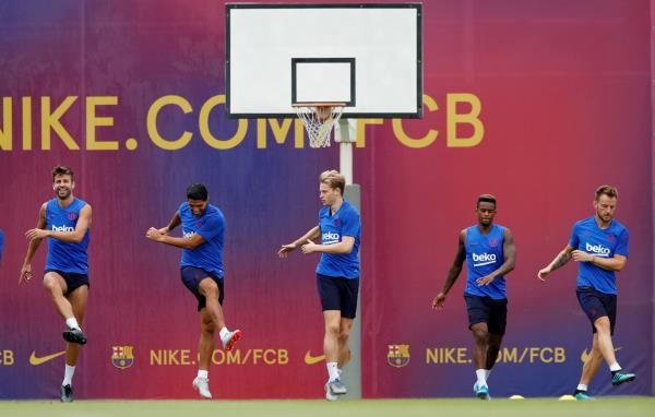 لاعبو برشلونة - أرشيفية