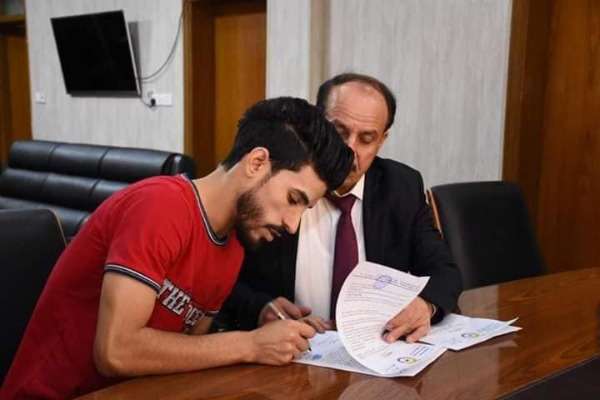 من توقيع العقد