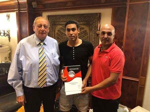 من تقديم اللاعب