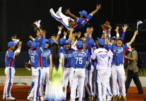 2010-11-19t145955z_01_zul104_rtridsp_3_games-asian_reuters