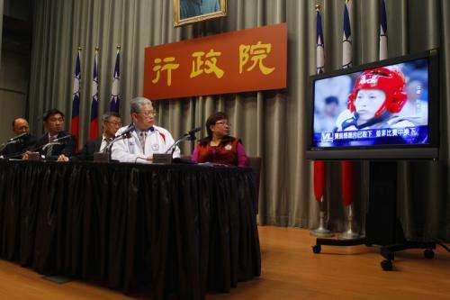 2010-11-19t093447z_01_tai101_rtridsp_3_taiwan-athlete_reuters
