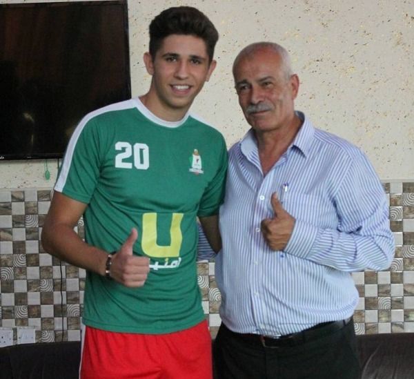 اللاعب بعد التوقيع