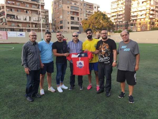 من التقديم