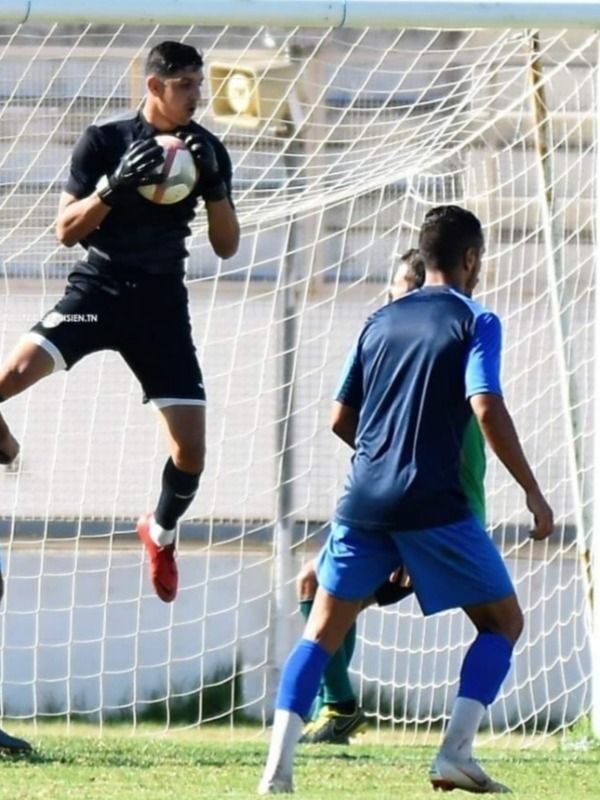 الحارس علي الجمل