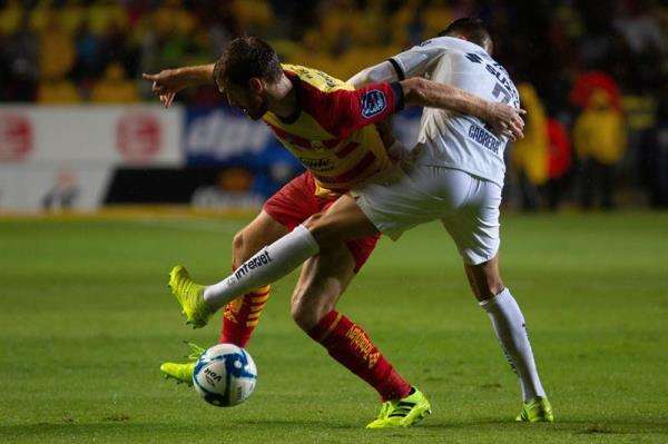 جانب من مباراة موريليا وبوماس