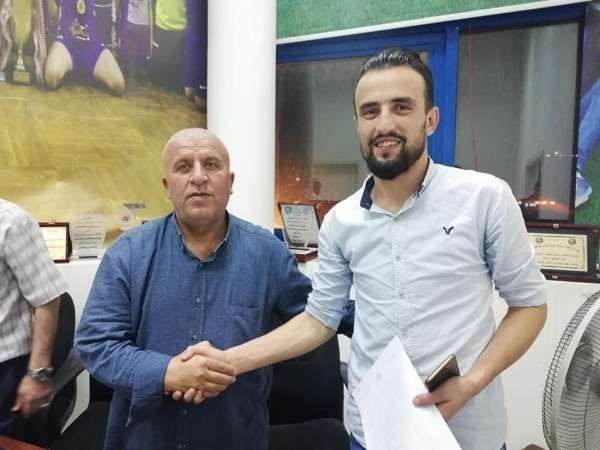 بعد توقيع العقود