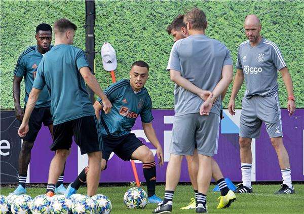 لاعبو أياكس