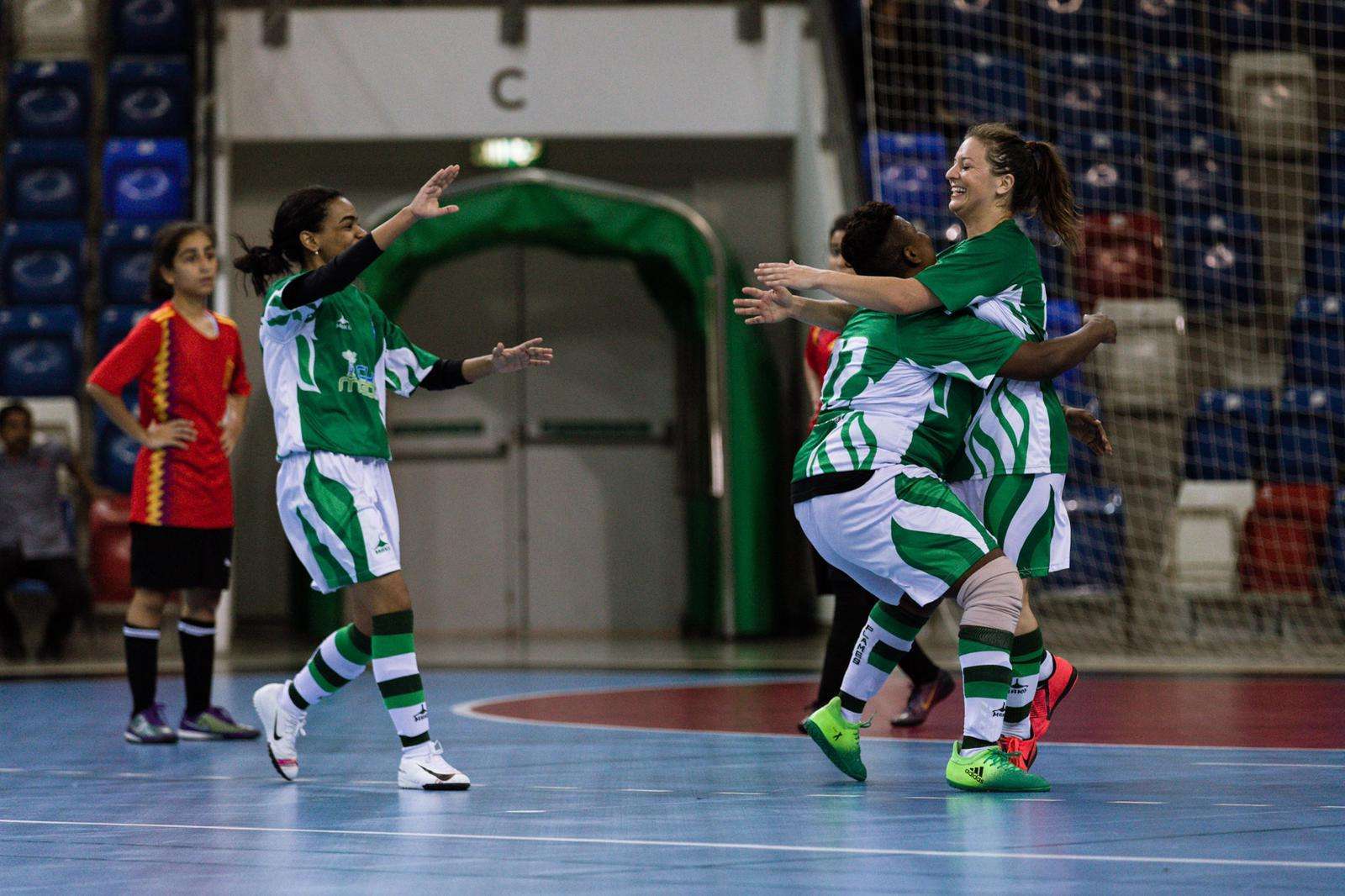 لاعبات شعلة الشرقية