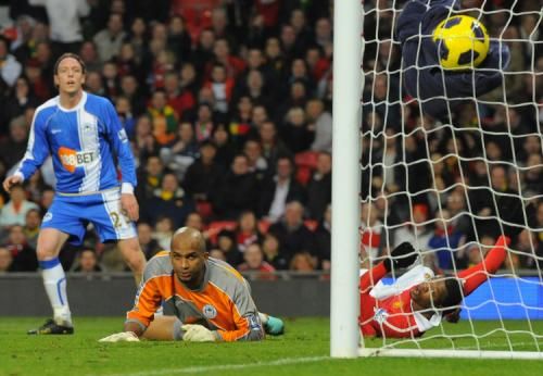 2010-11-20t173154z_01_nvr05_rtridsp_3_soccer-england_reuters