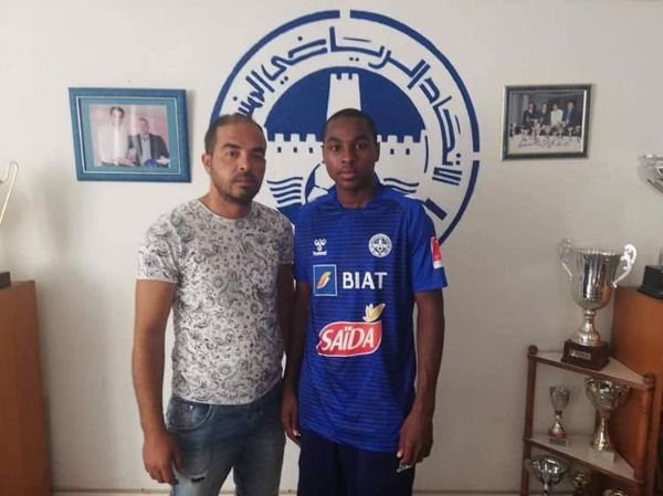 من تقديم اللاعب