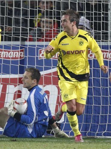 2010-11-20t165017z_01_ad18x_rtridsp_3_soccer-germany_reuters