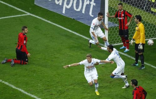 2010-11-20t164237z_01_kai03_rtridsp_3_soccer-germany_reuters