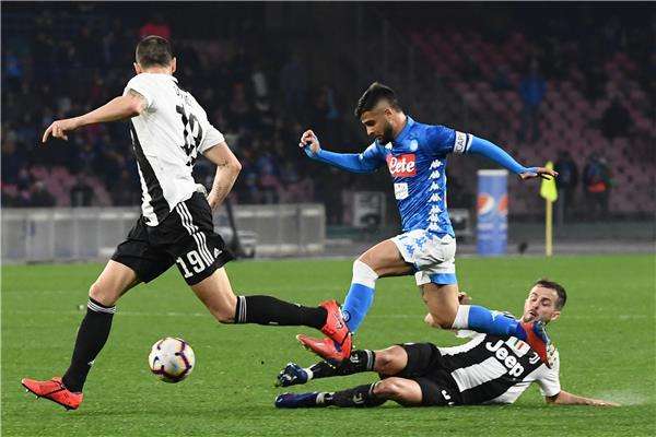  يوفنتوس ونابولي