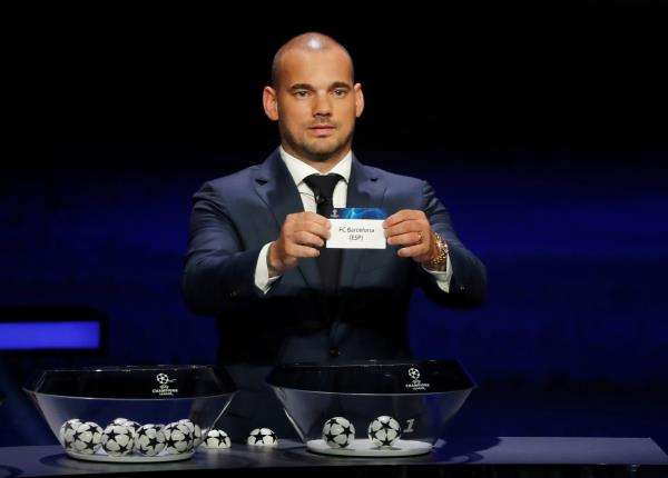 شنايدر أثناء سحب القرعة