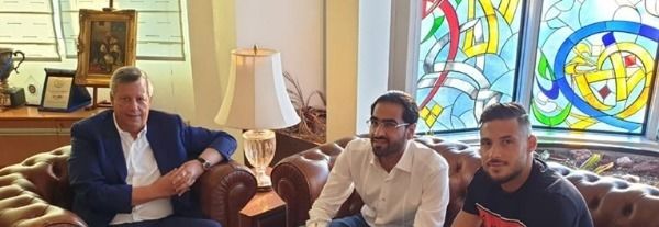 بلايلي خلال إتمام الصفقة