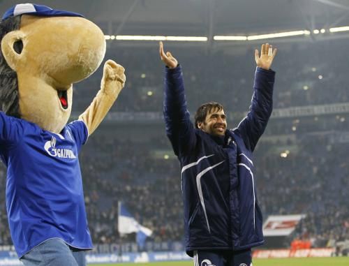 2010-11-20t165640z_01_wr21_rtridsp_3_soccer-germany_reuters