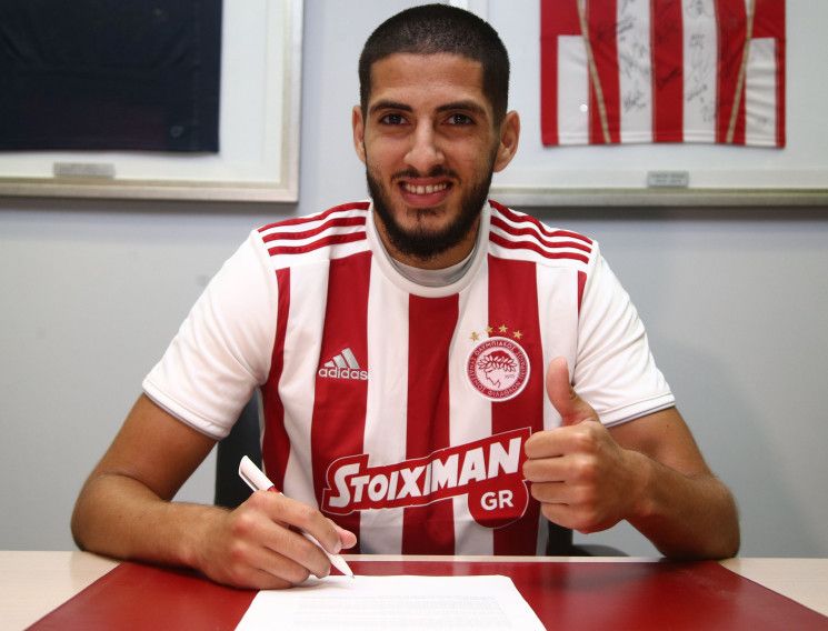 من توقيع العقد