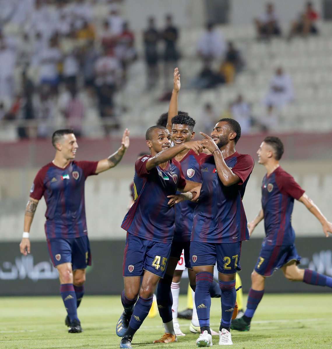 لاعبو الوحدة