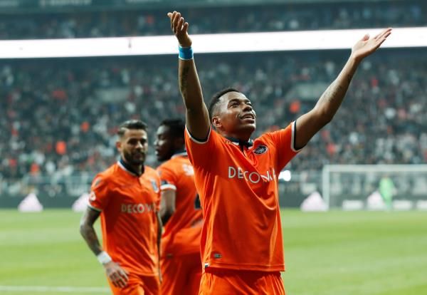 لاعبو باشاك شهير