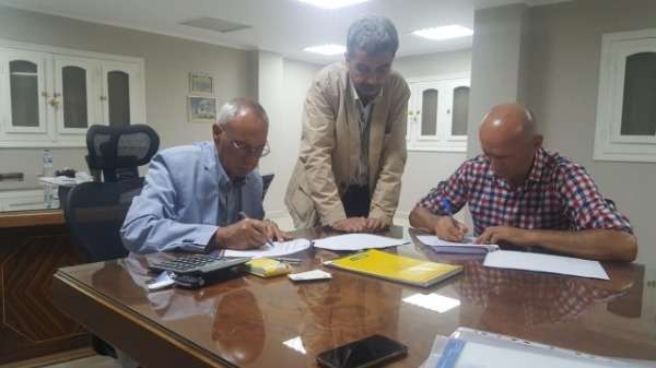 من توقيع العقد
