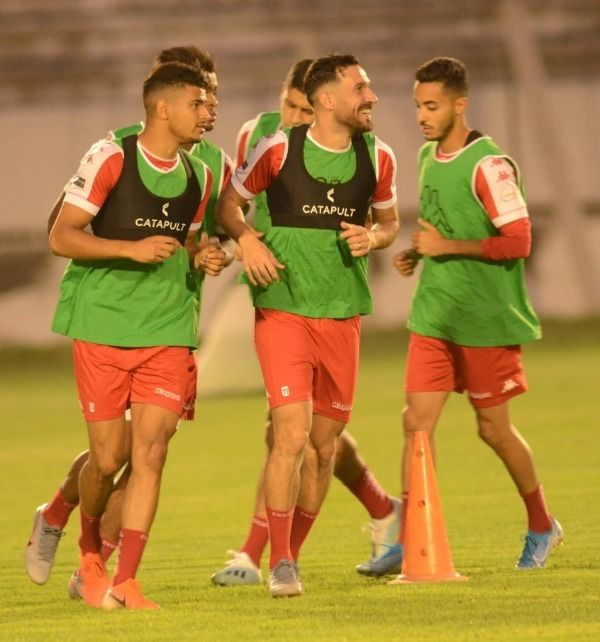 معلول في حصة تدريبية مع منتخب تونس