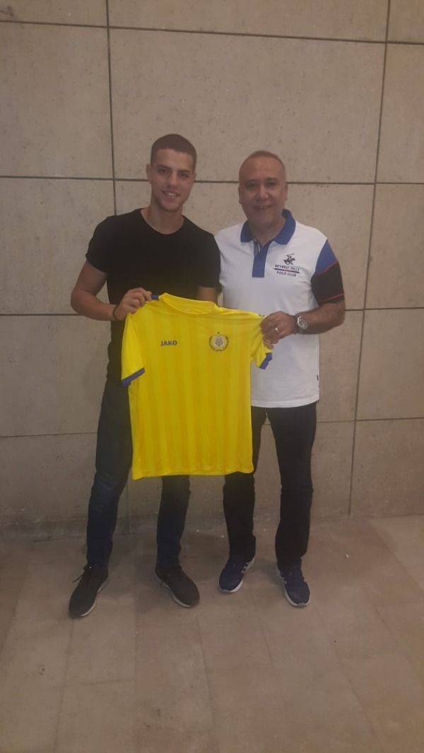 من تقديم اللاعب