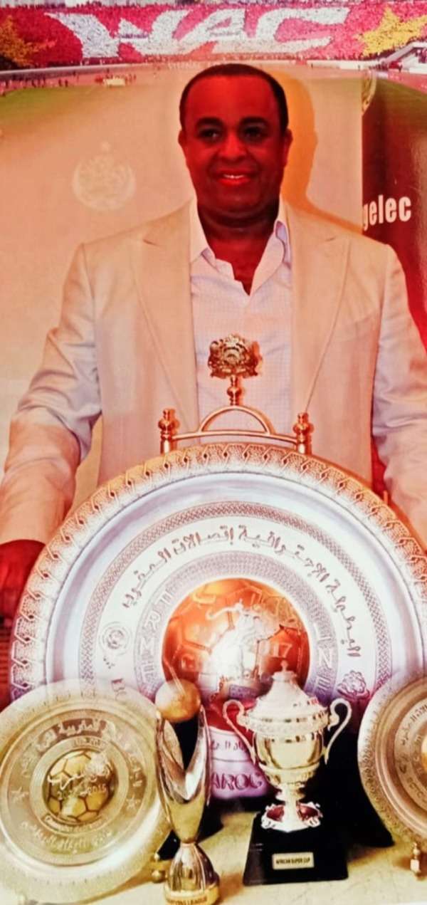 الناصيري يحتفل بانتخابه رئيسا للعصبة الإحترافية و يستعرض ألقابه