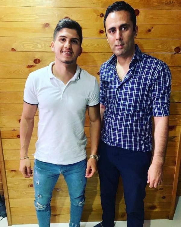 بعد توقيع العقود