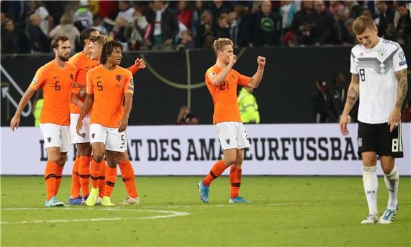 من فوز هولندا على ألمانيا