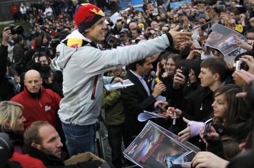 2010-11-21t150908z_01_ad04_rtridsp_3_motor-racing-prix_reuters