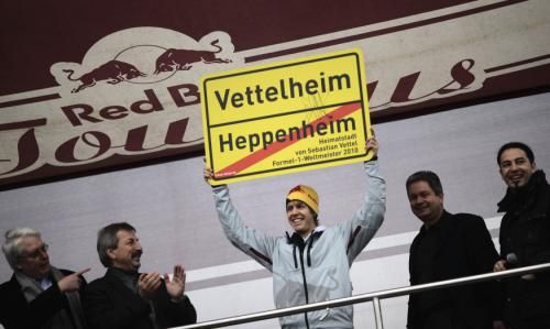 2010-11-21t144920z_01_kai11_rtridsp_3_motor-racing-prix_reuters