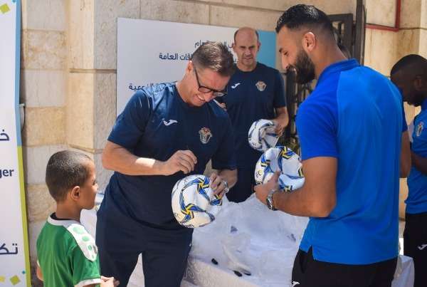 من مشاركة لاعبي الأردن في العمل التطوعي