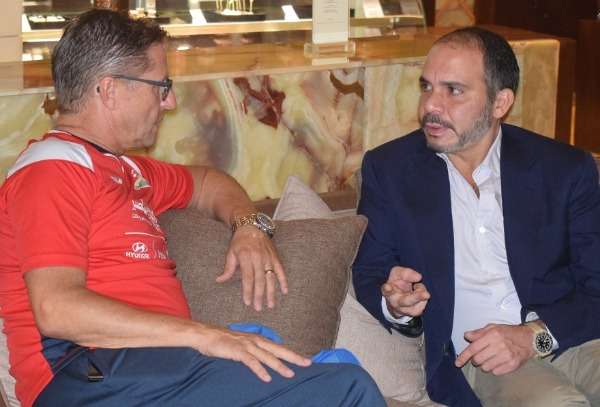 الأمير علي في حديث مع بوركلمانز