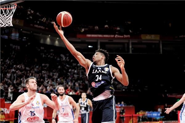 جيانيس أنتيتوكونمبو