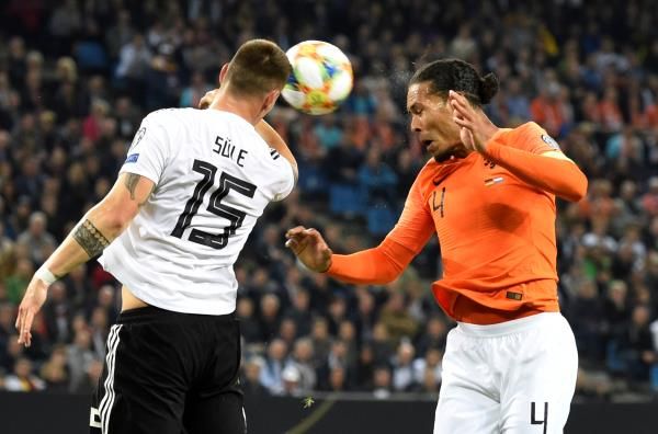 فان دايك ضد سولي