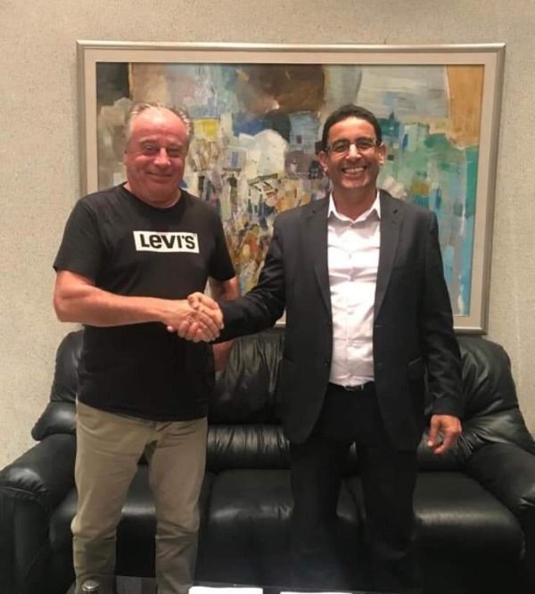 مارشان بعد توقيع العقد